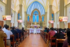 GP.Hưng Hóa - Chầu Tạ Ơn Cuối Năm 2025 & Thánh Lễ Giao Thừa tại Giáo xứ Lã Hoàng